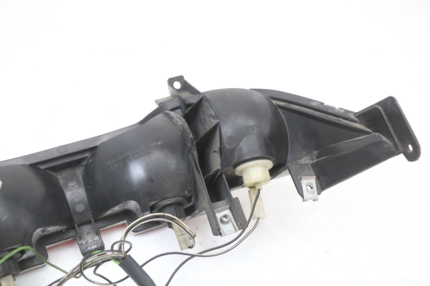 photo de Luz traseira SUZUKI UH BURGMAN 125 (2002 - 2006) - Pontos de fixação