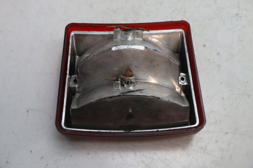 photo de LUZ TRASEIRA PIAGGIO VESPA PK FL 2T 50 (1990 - 1996) - Zoom do estado de desgaste