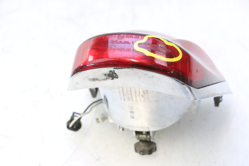photo de Luz traseira PIAGGIO VESPA PRIMAVERA 2T 50 (2013 - 2018) - Imagem adicional