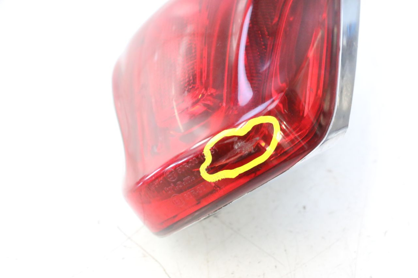 photo de Luz traseira PIAGGIO VESPA PRIMAVERA 2T 50 (2013 - 2018) - Pontos de fixação