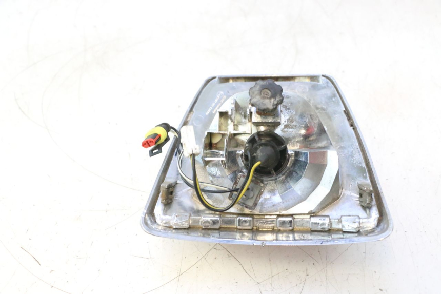 photo de Luz traseira PIAGGIO VESPA PRIMAVERA 2T 50 (2013 - 2018) - Marcações e referências