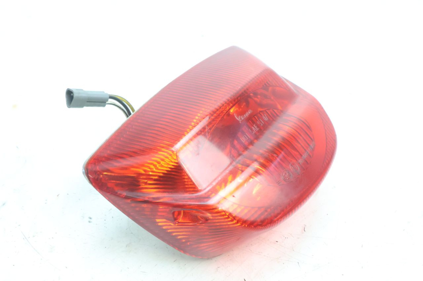 photo de Luz traseira PIAGGIO VESPA S 2T 50 (2007 - 2014) - Zoom do estado de desgaste