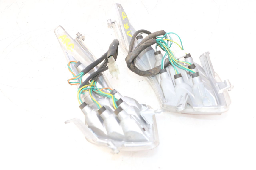 photo de Luz traseira PEUGEOT VIVACITY NEW 2T 50 (2008 - 2017) - Pontos de fixação