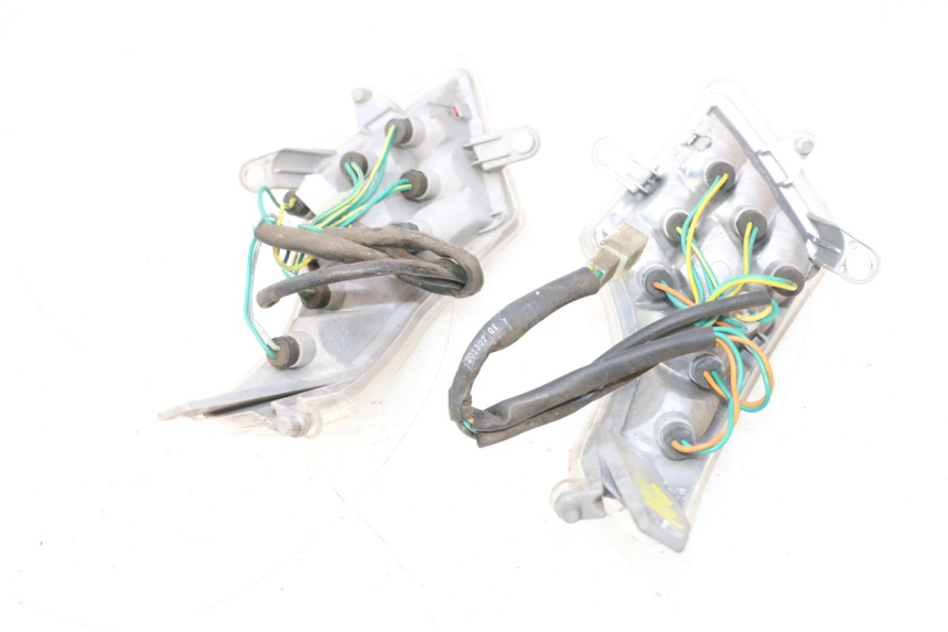 photo de Luz traseira PEUGEOT VIVACITY NEW 2T 50 (2008 - 2017) - Estado da superfície