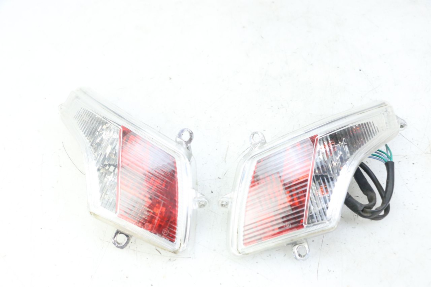 photo de Luz traseira PEUGEOT VIVACITY 125 (2010 - 2017) - Vista principal