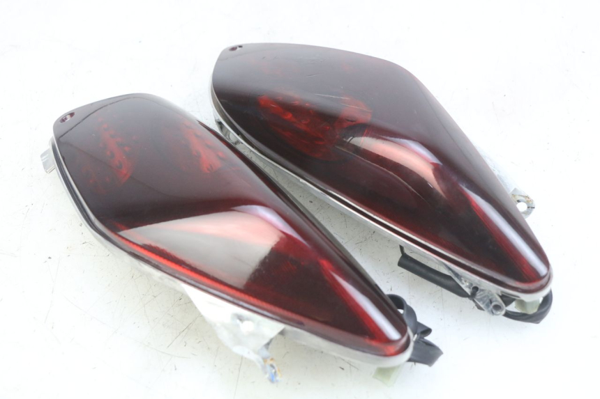 photo de Luz traseira YAMAHA XMAX X-MAX 125 (2006 - 2009) - Detalhe da peça
