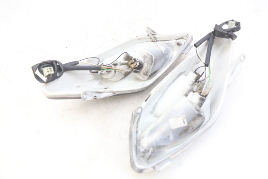 photo de Luz traseira YAMAHA XMAX X-MAX 125 (2006 - 2009) - Peça verificada