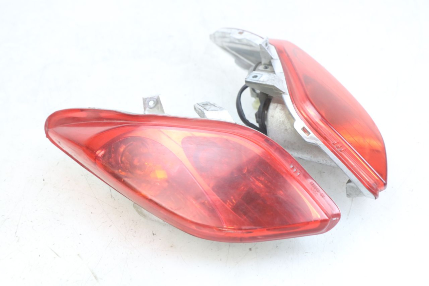 photo de Luz traseira YAMAHA X-MAX XMAX 125 (2010 - 2013) - Pontos de fixação