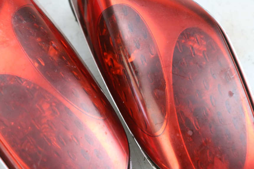 photo de Luz traseira YAMAHA XMAX X-MAX 125 (2006 - 2009) - Detalhe da peça