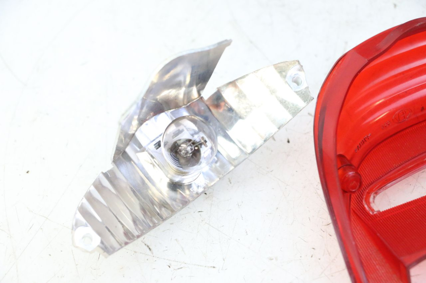 photo de Luz traseira HONDA X8R 50 (1998 - 2003) - Zoom do estado de desgaste