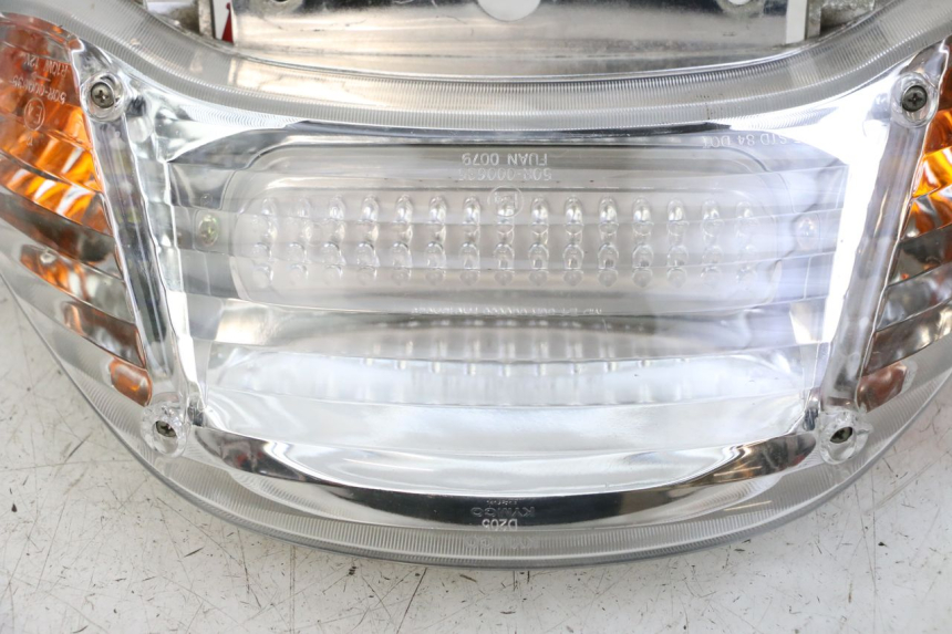 photo de Luz traseira KYMCO XCITING 500 (2007 - 2010) - Zoom do estado de desgaste