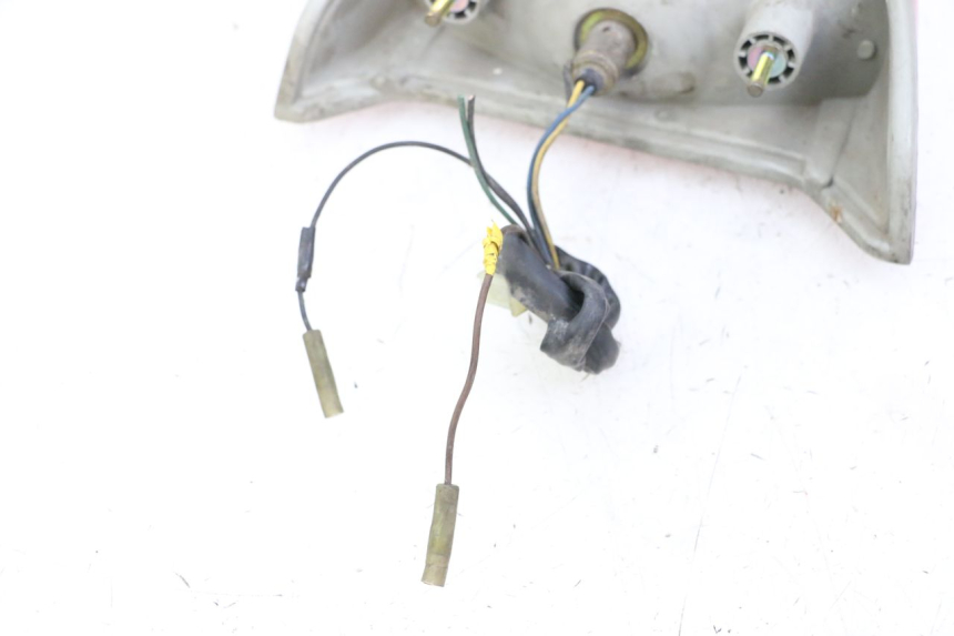 photo de Luz traseira YAMAHA XJN DIVERSION 600 (2000 - 2003) - Pontos de fixação