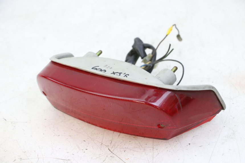 photo de Luz traseira YAMAHA XJN DIVERSION 600 (2000 - 2003) - Marcações e referências