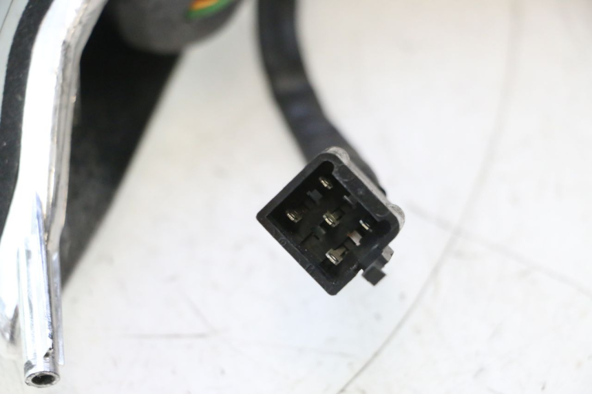 photo de LUZ TRASEIRA HONDA XLV VARADERO 125 (2007 - 2012) - Marcações e referências