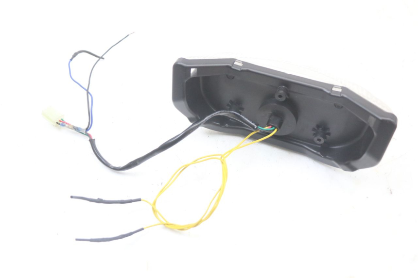 photo de Luz traseira YAMAHA FZ1 FAZER 1000 (2007 - 2009) - Pontos de fixação