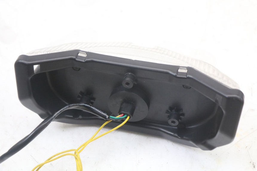 photo de Luz traseira YAMAHA FZ1 FAZER 1000 (2007 - 2009) - Estado da superfície