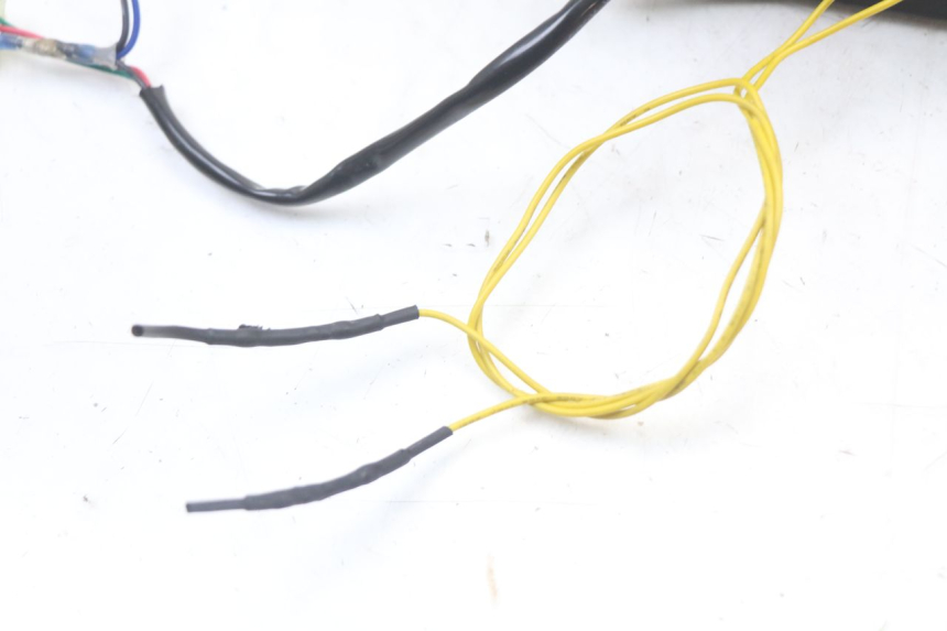 photo de Luz traseira YAMAHA FZ1 FAZER 1000 (2007 - 2009) - Marcações e referências