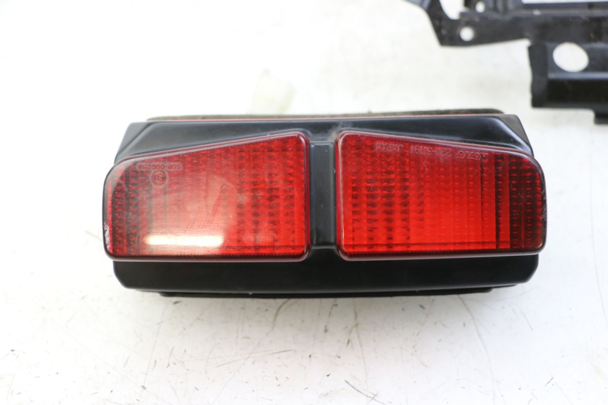 photo de Luz traseira YAMAHA FZS FAZER 600 (2001 - 2003) - Vista principal