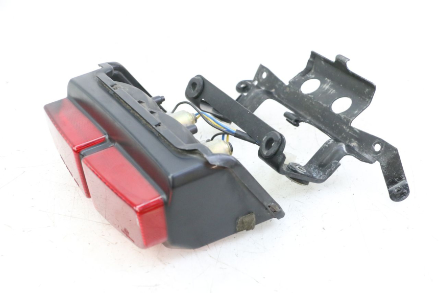 photo de Luz traseira YAMAHA FZS FAZER 600 (2001 - 2003) - Ampliação técnica