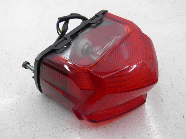photo de Luz traseira YAMAHA TDM 900 (2004 - 2006) - Outro ângulo de visão
