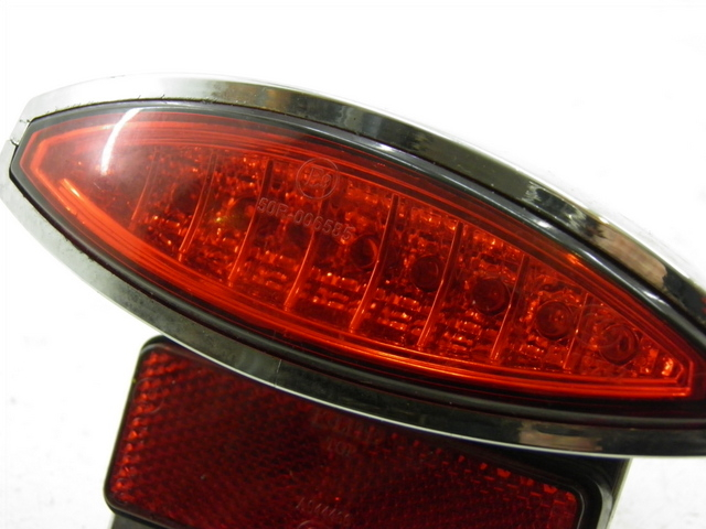 photo de Luz traseira YAMASAKI YM50QT-N3 RETRO 50 (2012 - 2014) - Peça verificada