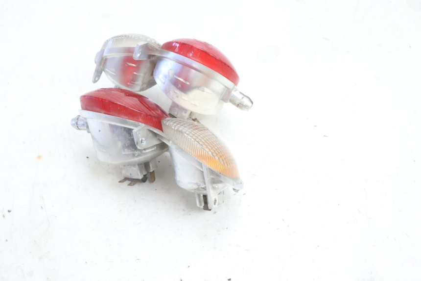 photo de Luz traseira YAMAHA YP MAJESTY 125 (2007 - 2010) - Outro ângulo de visão
