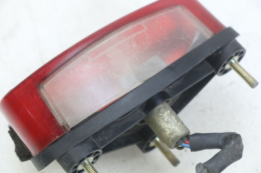 photo de Luz Traseira YAMAHA YZF R THUNDERCAT 600 (1996 - 2003) - Pontos de fixação