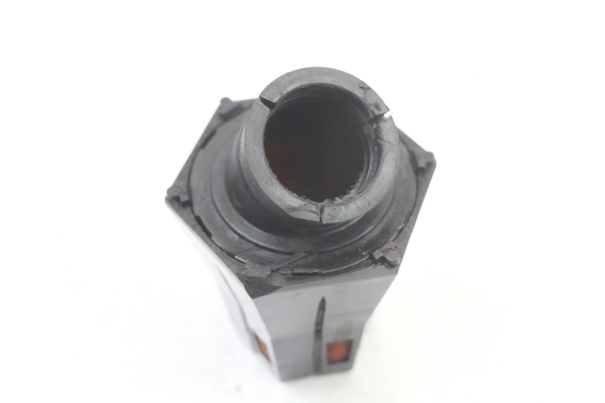 photo de FILTRO DE AR PEUGEOT KISBEE 2T 50 (2010 - 2017) - Pontos de fixação