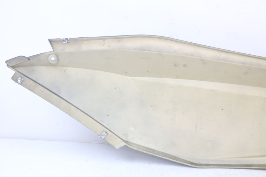 photo de LATERAL TRASEIRO DIREITO QUADRO 3D S 350 (2013 - 2018) - Estado da superfície