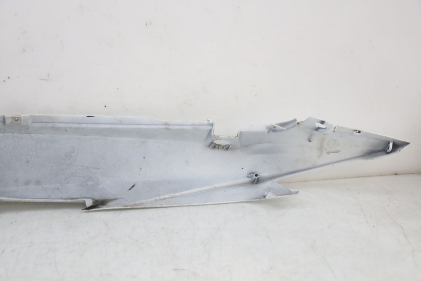 photo de LATERAL TRASEIRO DIREITO SUZUKI ADDRESS 110 (2015 - 2020) - Detalhes característicos