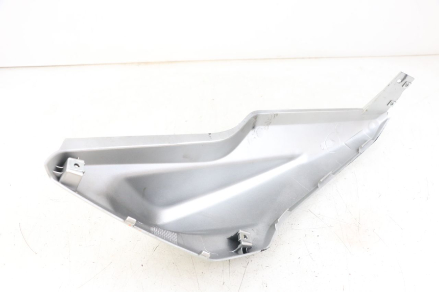 photo de LATERAL TRASEIRO DIREITO YAMAHA AEROX 2T 50 (2013 - 2017) - Outro ângulo de visão
