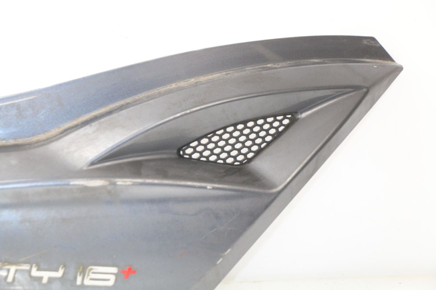 photo de LATERAL TRASEIRO DIREITO KYMCO AGILITY CITY 2T 50 (2008 - 2016) - Detalhes característicos