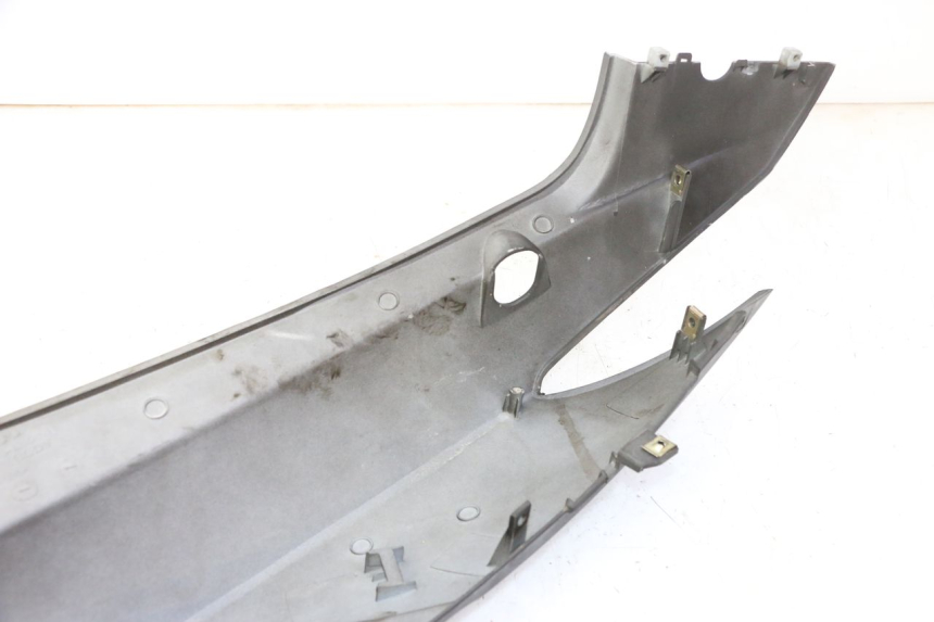 photo de LATERAL TRASEIRO DIREITO KYMCO AGILITY NAKED RENOUVO 2T 50 (2011 - 2018) - Detalhe da peça