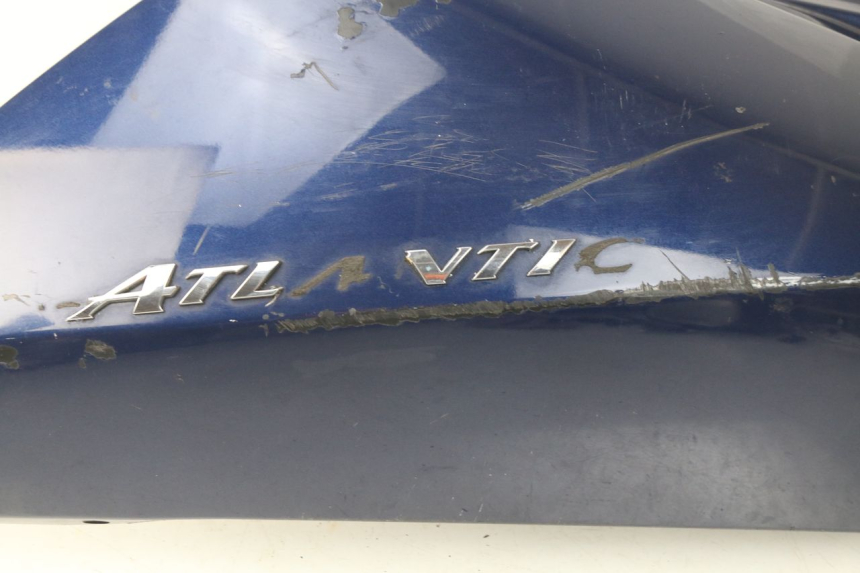 photo de LATERAL TRASEIRO DIREITO APRILIA ATLANTIC 125 (2003 - 2009) - Detalhe da peça