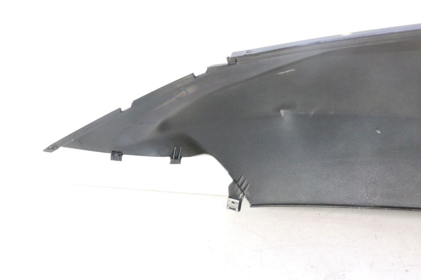 photo de LATERAL TRASEIRO DIREITO APRILIA ATLANTIC S 125 (2010 - 2013) - Detalhes característicos