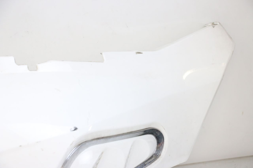 photo de LATERAL TRASEIRO DIREITO JONWAY AZTRAL 125 (2008 - 2017) - Detalhes característicos