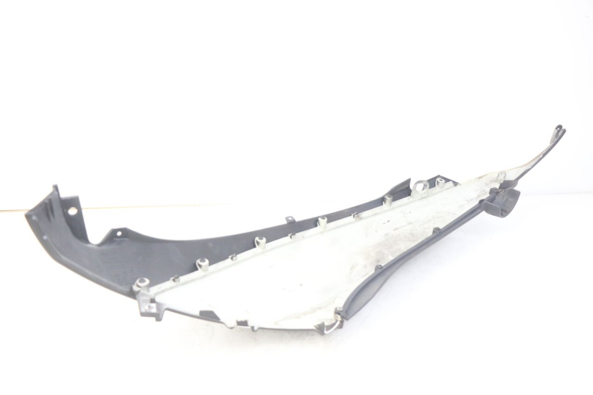 photo de LATERAL TRASEIRO DIREITO PIAGGIO BEVERLY 125 (2010 - 2015) - Ampliação técnica