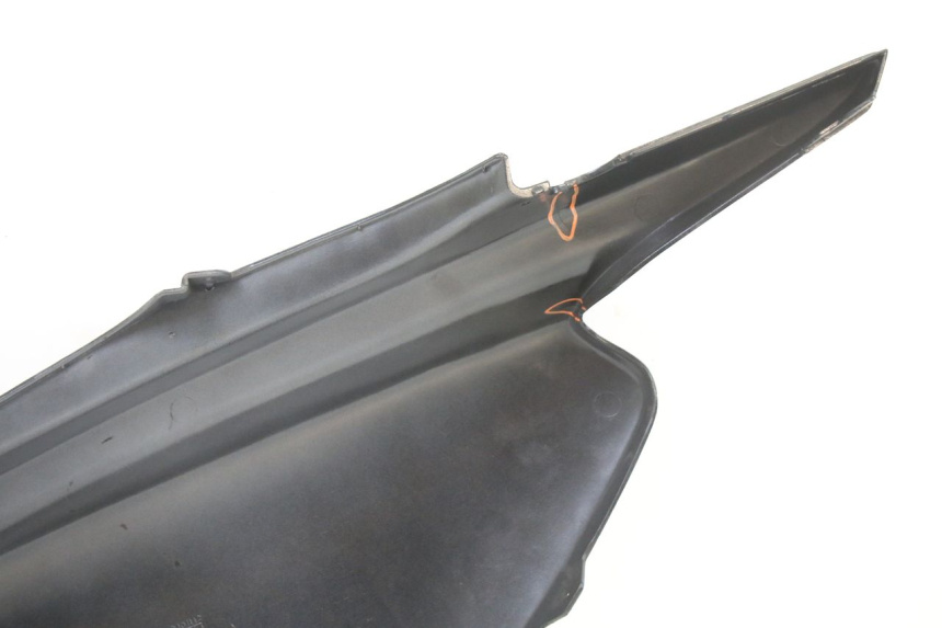 photo de LATERAL TRASEIRO DIREITO MBK BOOSTER NEXT GENERATION 50 (1995 - 1998) - Detalhes característicos