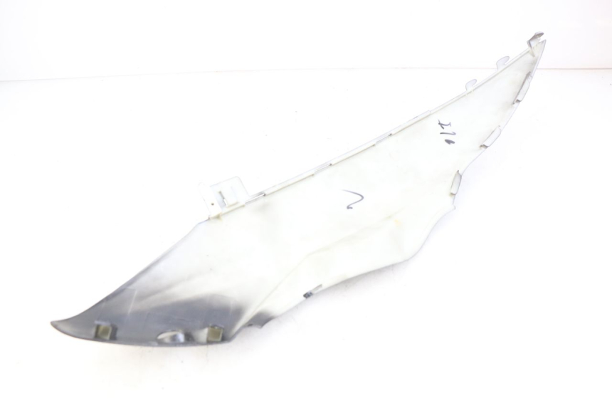 photo de LATERAL TRASEIRO DIREITO BAOTIAN BT 49 QT-9 50 (2006 - 2010) - Detalhe da peça