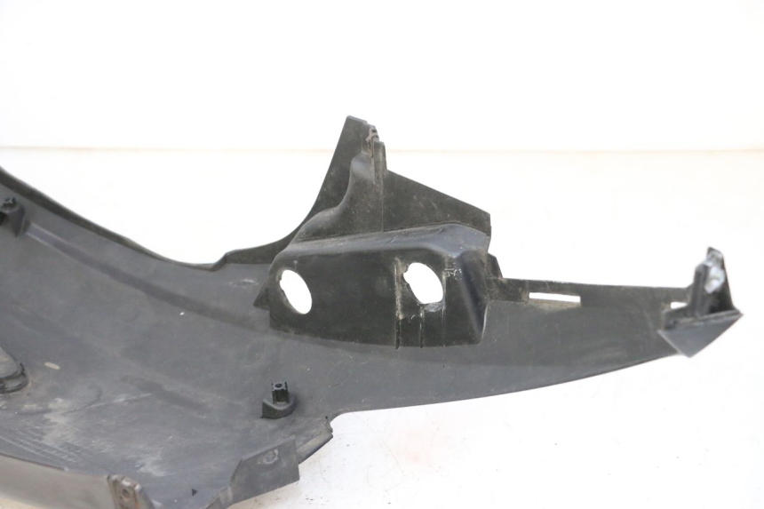 photo de LATERAL TRASEIRO DIREITO SUZUKI BURGMAN 125 (2007 - 2014) - Pontos de fixação
