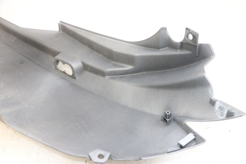 photo de LATERAL TRASEIRO DIREITO SUZUKI BURGMAN 650 (2013 - 2020) - Outro ângulo de visão