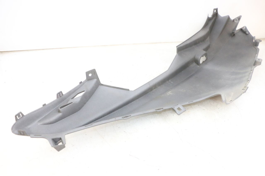 photo de LATERAL TRASEIRO DIREITO SUZUKI BURGMAN 650 (2013 - 2020) - Vista geral