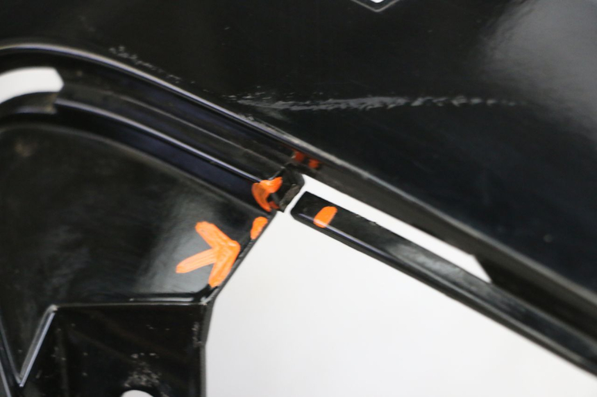 photo de LATERAL TRASEIRO DIREITO SUZUKI BURGMAN 125 (2007 - 2014) - Marcações e referências