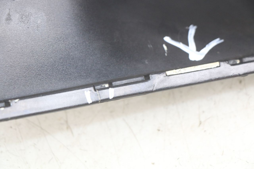 photo de LATERAL TRASEIRO DIREITO BMW C1 125 (2000 - 2003) - Detalhe da peça