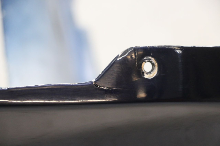 photo de LATERAL TRASEIRO DIREITO HONDA CBR RR FIREBLADE 900 (1992 - 1994) - Ampliação técnica