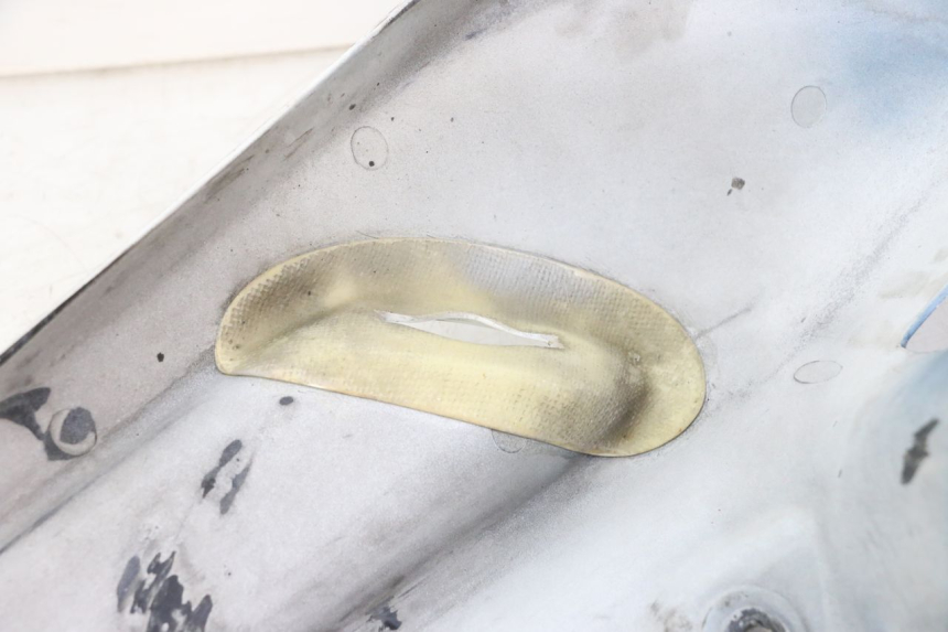 photo de LATERAL TRASEIRO DIREITO HONDA CBR RR FIREBLADE 900 (1992 - 1994) - Estado da superfície