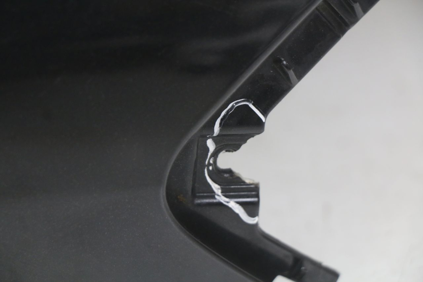 photo de LATERAL TRASEIRO DIREITO PEUGEOT CITYSTAR 125 (2011 - 2017) - Marcações e referências