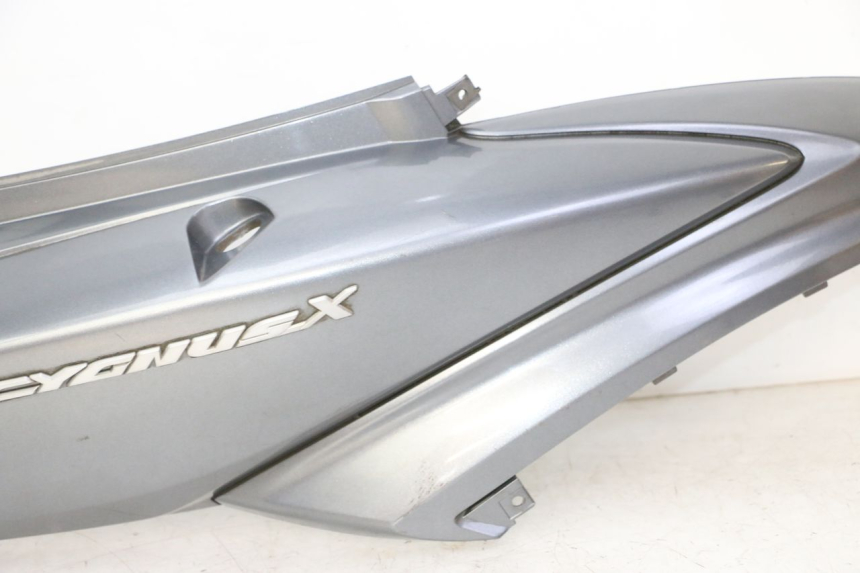 photo de LATERAL TRASEIRO DIREITO YAMAHA CYGNUS X INJECTION 125 (2007 - 2013) - Ampliação dos componentes