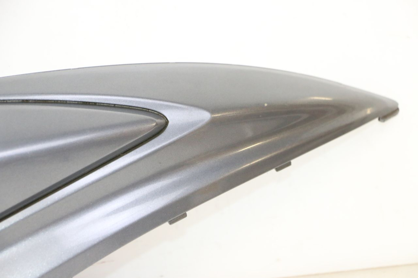 photo de LATERAL TRASEIRO DIREITO YAMAHA CYGNUS X INJECTION 125 (2007 - 2013) - Vista de perto