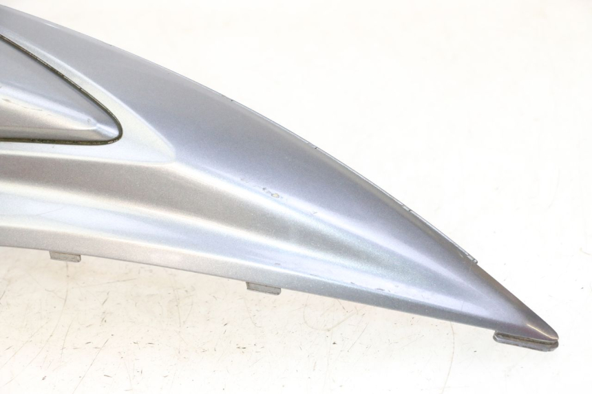 photo de LATERAL TRASEIRO DIREITO YAMAHA CYGNUS X INJECTION 125 (2007 - 2013) - Marcações e referências